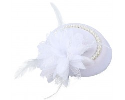 Шляпка-вуалетка Гетсбі «White Pearl» – міні-шляпка з пір'ям, сіткою та перлами, біла