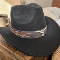 Ковбойський капелюх чорний з декоративним ремінцем і металевим биком 56-58 розмір Ковбойський капелюх чорний з декоративним ремінцем і металевим биком 56-58 розмір