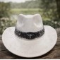Ковбойський капелюх білого кольору з пряжкою «голова бика»