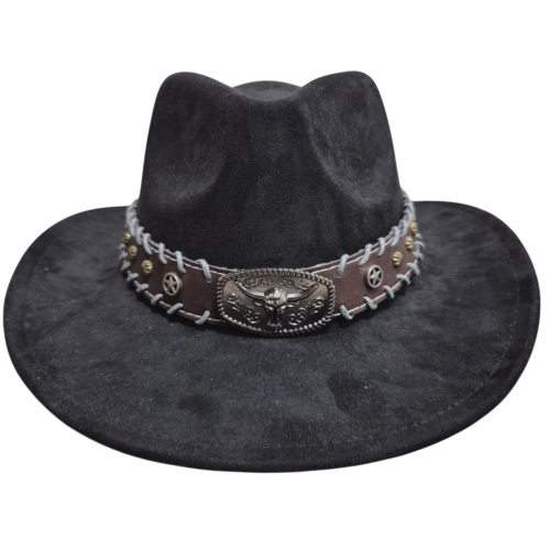 Чорний ковбойський капелюх з великою пряжкою «голова бика» — стиль Дикого Заходу