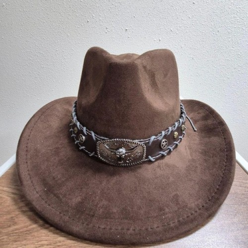 Ковбойський капелюх кавового кольору з пряжкою «голова бика» — стиль кантрі та Дикого Заходу