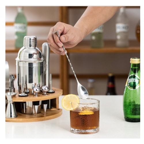Набор бармена из нержавеющей стали 750 мл с бамбуковой подставкой Набор бармена из нержавеющей стали 750 мл с бамбуковой подставкой