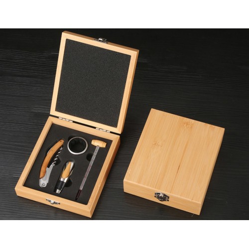 Винный набор в деревянной коробке 4 предмета