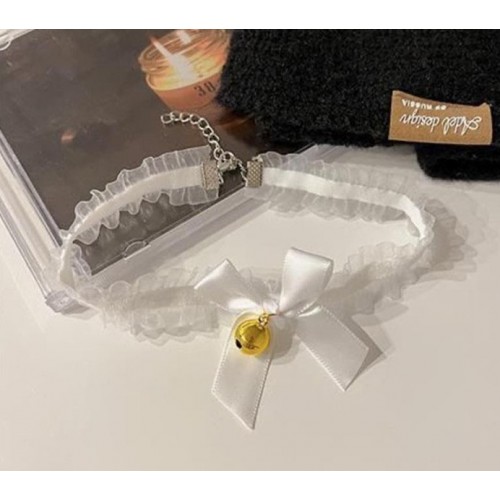 Чокер «Белая кошечка»: лента с рюшами, бантик и колокольчик, регулируемая застёжка