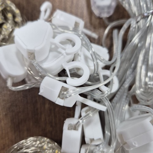 Гірлянда-штора LED 6×3 м, 600 ламп, тепле світло, USB 5V, з гачками та пультом Гірлянда-штора LED 6×3 м, 600 ламп, тепле світло, USB 5V, з гачками та пультом