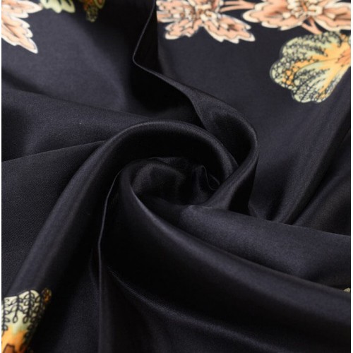 Шовкова жіноча хустка чорного кольору 90x90 з візерунком пейслі