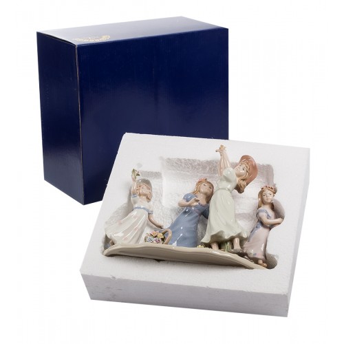 CMS-20/28 Композиция "Подружки на прогулке" (Pavone)