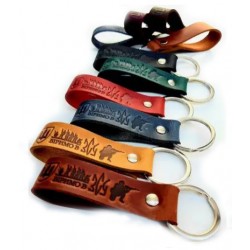 Сувенирные кожаные брелки на ключе с надписью Верим в ВСУ, Унисекс (2323) - Автомобильный